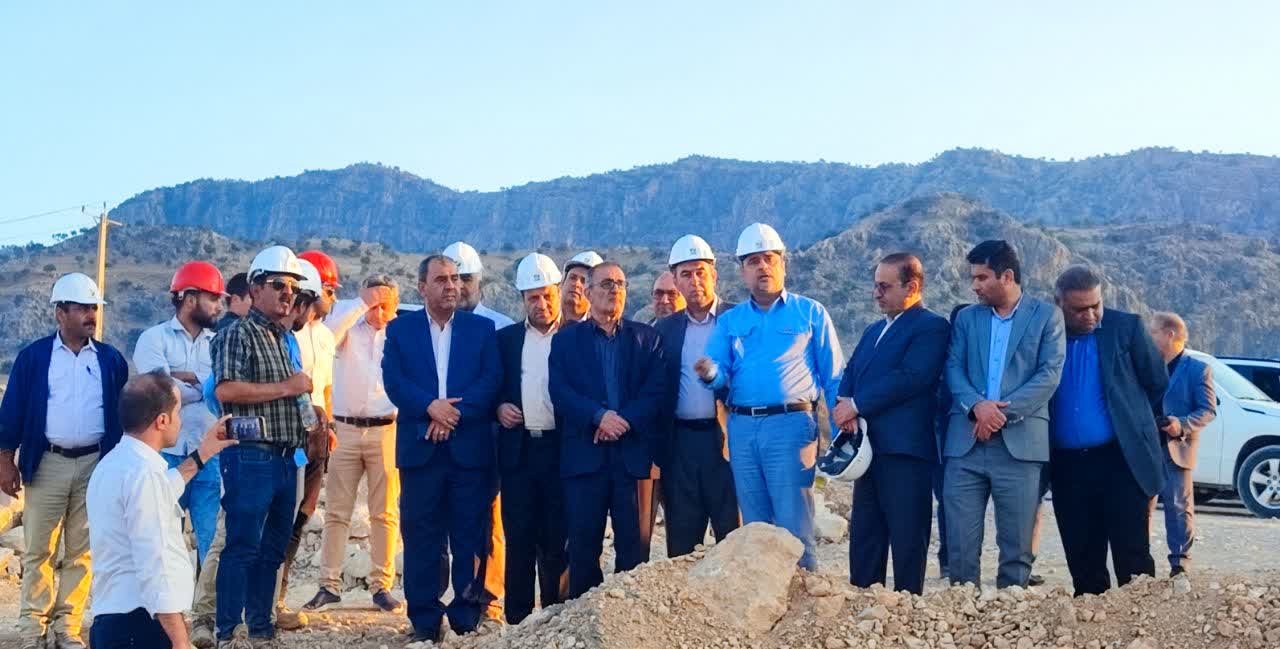 بازدید استاندار از طرح های مهم اقتصادی و زیر ساختی باشت و گچساران