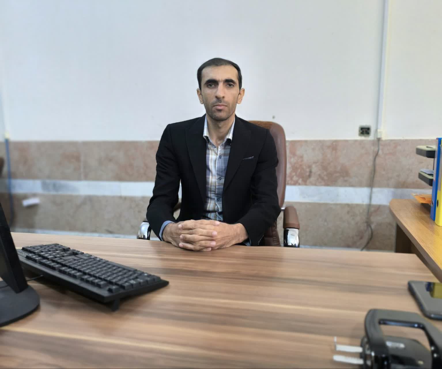 در گفتگو با کارشناس فناوری اطلاعات فرمانداری شهرستان باشت مطرح شد  لزوم اتصال کلیه ادارات باشت به شبکه دولت تا پایان سال.